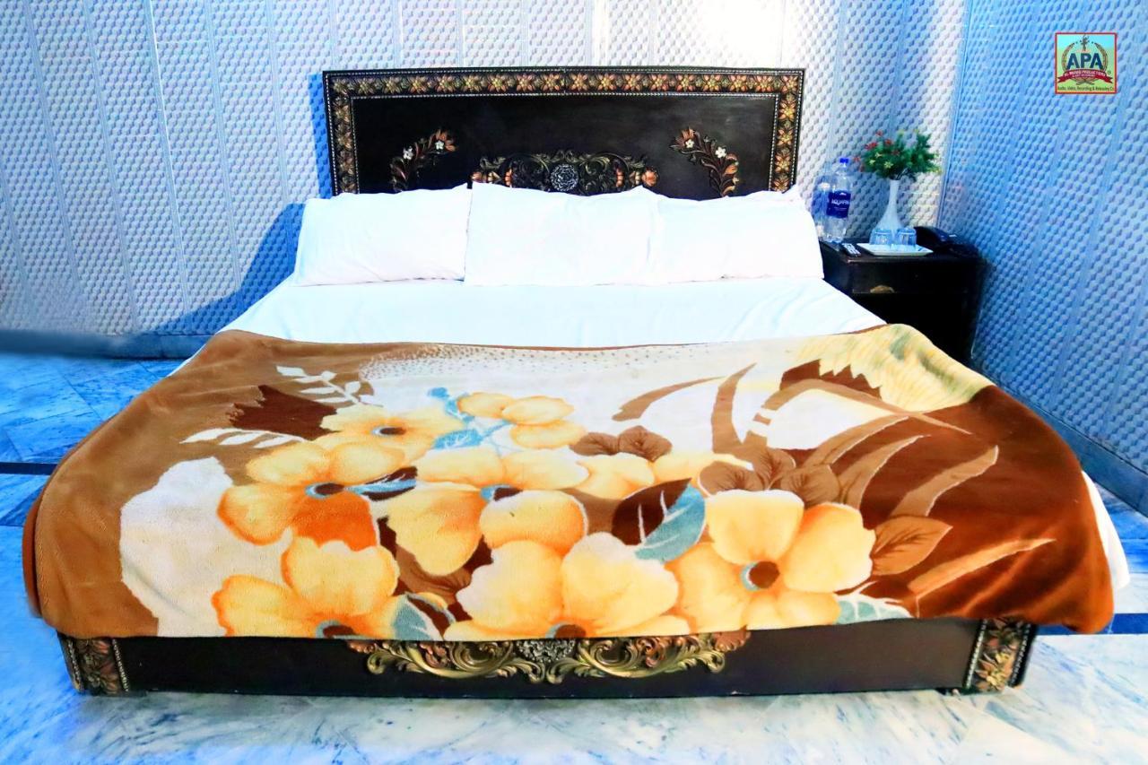 Royal Inn Guest House Лахор Экстерьер фото